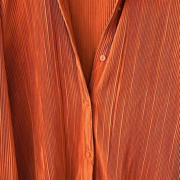 Abercrombie & Fitch - Women’s Button Up - Picture 3 of 3